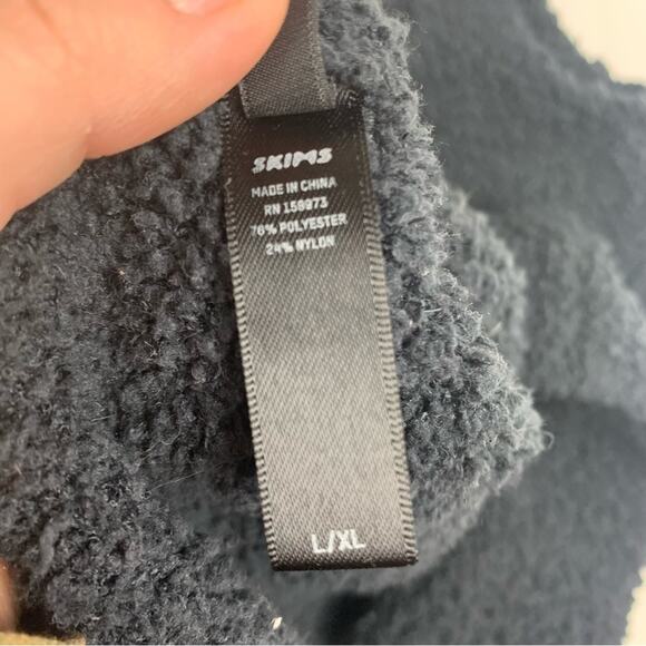 Skims women's large XL cozy knit black crop tank soft comfy relaxed - Picture 3 of 8